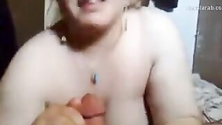 سكس العرب - يصورها وينشر أسرارها بعد أن قطع وعدًا... سكس